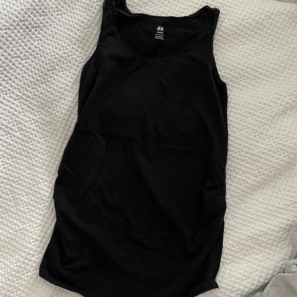 Lot of Maternity t shirts, tank tops, long sleeve! - Picture 7 of 7